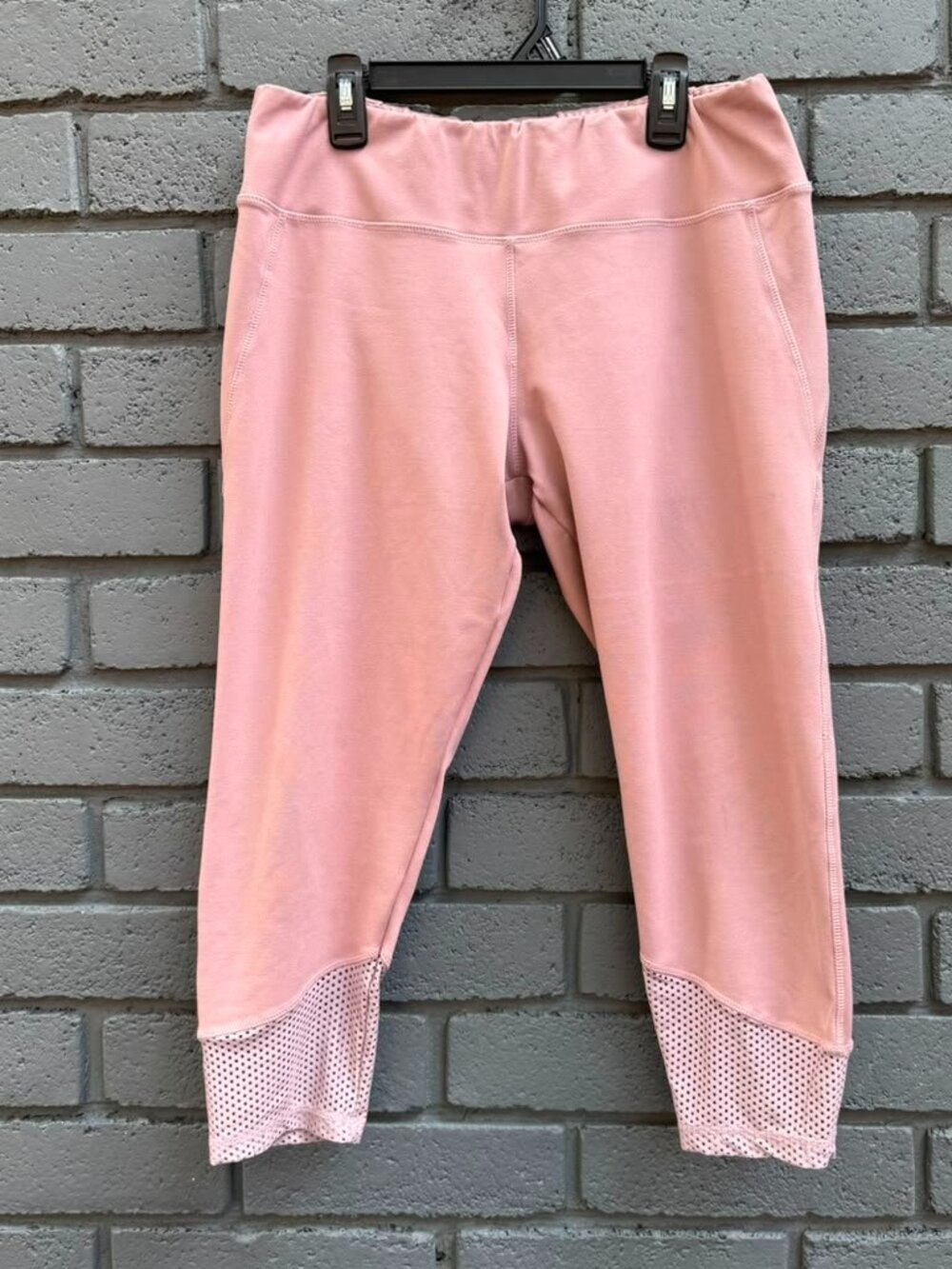 Cali Sport Women Active Performance Mesh Leg Cropped Leggings Dusty Rose Pink XL